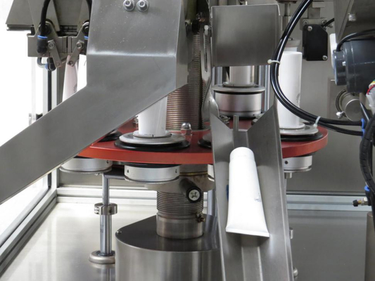 Fabrica de máquinas automáticas de enchimento e vedação de tubos de alumínio