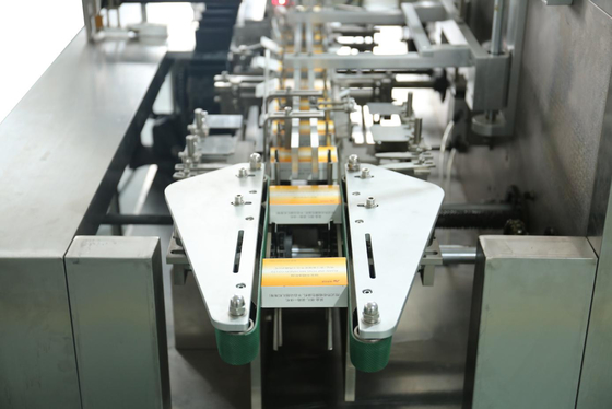 Caixa pequena de alta velocidade que embala a máquina de encadernação de empacotamento vertical automática contínua