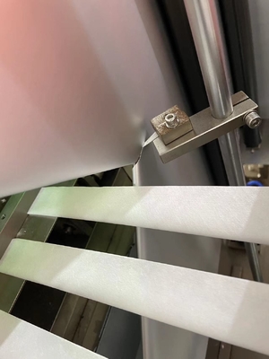 A preparação automática médica de alta velocidade do cotonete de algodão do álcool acolchoa o empacotamento fazendo a máquina