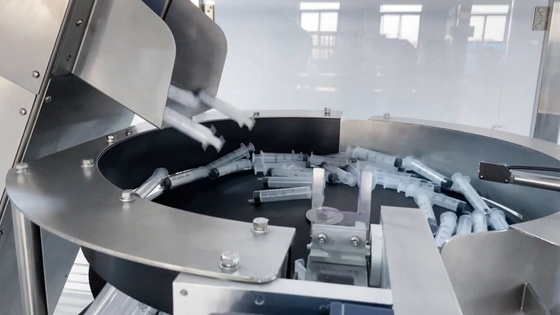 Máquina automática de enchimento de seringa de plástico asséptica pré-cheia