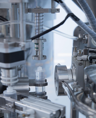 Máquina de enchimento de seringa de adesivo viscoelástico de pequena dimensão automática