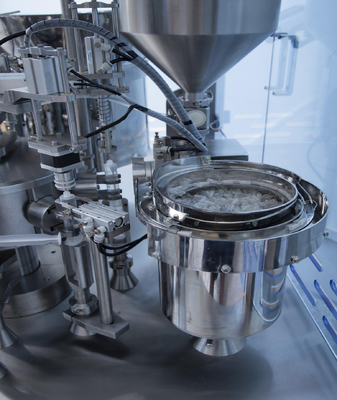 Máquina automática de enchimento de seringa de plástico asséptica pré-cheia