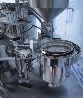 Máquina de enchimento de seringa de adesivo viscoelástico de pequena dimensão automática