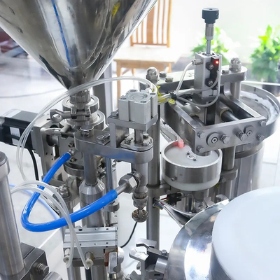 Máquina de enchimento de seringa de adesivo viscoelástico de pequena dimensão automática