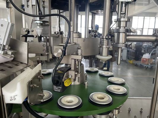 Equipamento de embalagem de vedação para enchimento de tubos de leite condensado