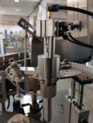 Máquina de preenchimento e vedação de tubos de pasta de plástico para alimentos