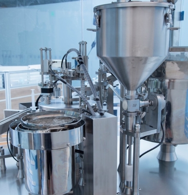 Máquina de enchimento de seringa de pasta descartável Duplas cabeças Seringa pré- cheia Gel Plastic Filler