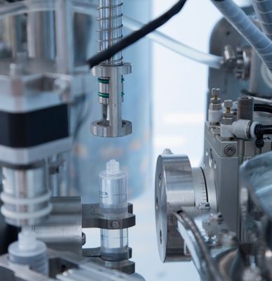 Máquina automática de enchimento de seringa pré-recheada de plástico