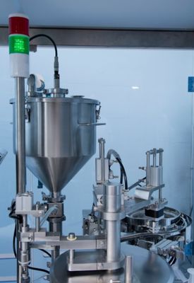 Máquina automática de enchimento de seringa pré-recheada de plástico