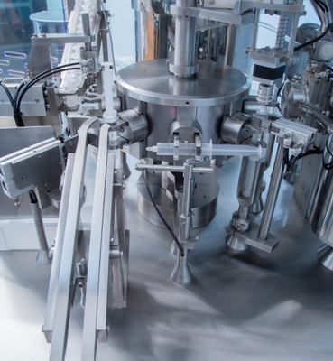 Máquina de preenchimento de seringa de plástico de alta precisão Equipamento automatizado eficiente