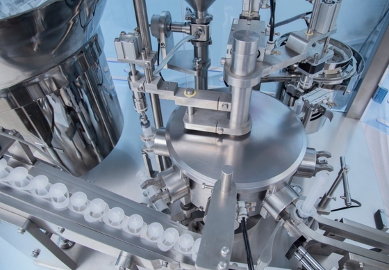Máquina Avançada Automática de Enchimento e Encapsulamento de Seringa de Plástico descartável para Gel e Creme