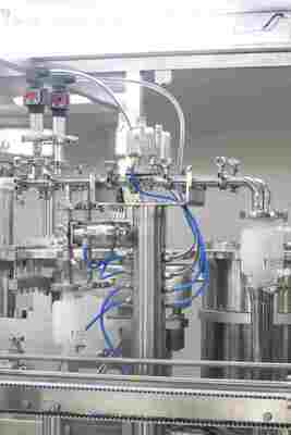 Máquina de preenchimento de seringa pré- cheia de alta precisão e de travagem Máquina de preenchimento de cartucho