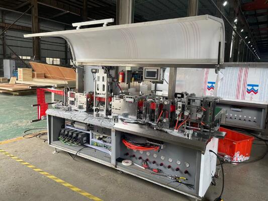 Máquina de embalagem de lenços umedecidos de saquinho único de alta velocidade Máquina de embalagem de almofada de preparação de álcool com vedação de quatro lados