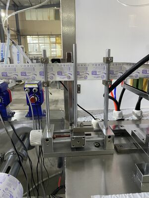 Máquina de embalagem de lenços umedecidos de saquinho único de alta velocidade Máquina de embalagem de almofada de preparação de álcool com vedação de quatro lados