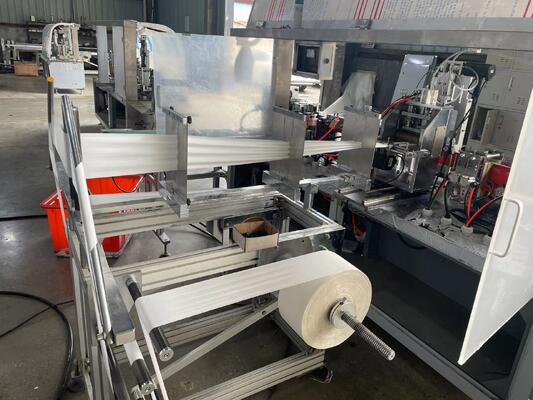 Máquina automática de embalagem de tecidos úmidos de folha única 3/4 de vedação lateral Máquina de embalagem de saquetes para hotel